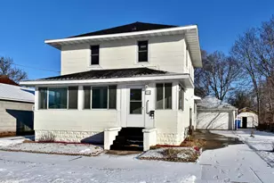 714 E Mark St, Winona, MN 55987 - Photo 1