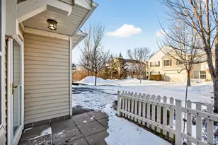 879 Braunworth Ct, Chaska, MN 55318 - Photo 7