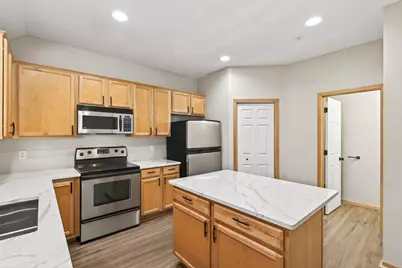 879 Braunworth Court, Chaska, MN 55318 - Photo 11