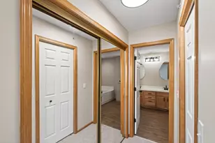 879 Braunworth Ct, Chaska, MN 55318 - Photo 23