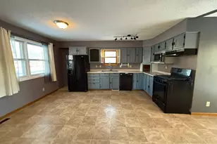 117 9th St NW, Faribault, MN 55021 - Photo 7