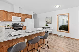 1016 W Ridge Ct, New Richmond, WI 54017 - Photo 7