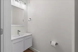 425 W 8th St, New Richmond, WI 54017 - Photo 9