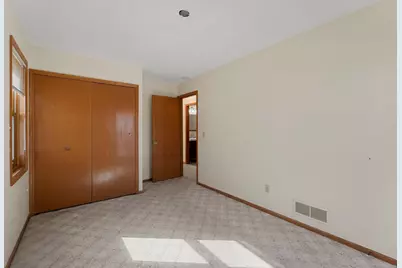 695 Hague Avenue, Saint Paul, MN 55104 - Photo 17