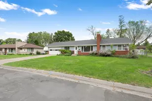 561 Bennett Dr NE, Fridley, MN 55432 - Photo 35