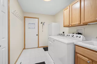 8042 Autumn Ridge Way, Chanhassen, MN 55317 - Photo 19