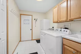 8042 Autumn Ridge Way, Chanhassen, MN 55317 - Photo 19