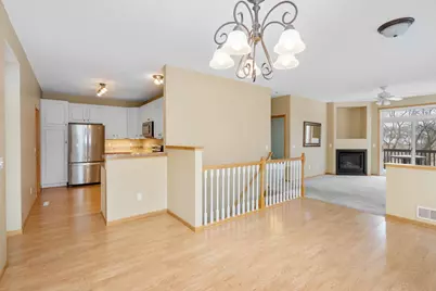 8042 Autumn Ridge Way, Chanhassen, MN 55317 - Photo 5