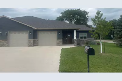 10 Pine Street, Tracy, MN 56175 - Photo 1