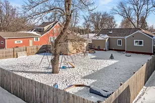 302 S Oak St, Hendricks, MN 56136 - Photo 3