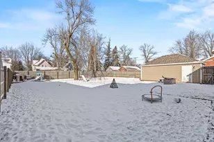 302 S Oak St, Hendricks, MN 56136 - Photo 7