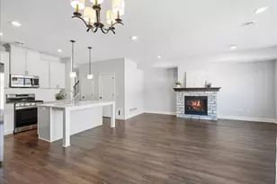 1715 Southpoint Ln, Hudson, WI 54016 - Photo 7