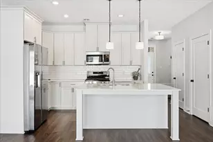 1715 Southpoint Ln, Hudson, WI 54016 - Photo 9