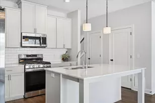 1715 Southpoint Ln, Hudson, WI 54016 - Photo 5