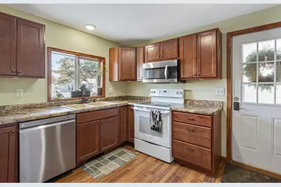 532 W Radichel Street, Lake Crystal, MN 56055 - Photo 9