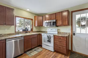 532 W Radichel St, Lake Crystal, MN 56055 - Photo 9