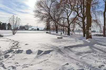 532 W Radichel Street, Lake Crystal, MN 56055 - Photo 3