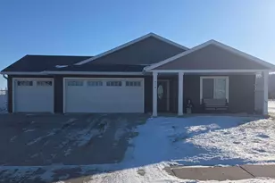 918 21st St, Wabasha, MN 55981 - Photo 1