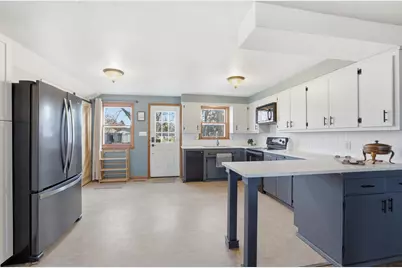 125 S Eagle Street, Belle Plaine, MN 56011 - Photo 5