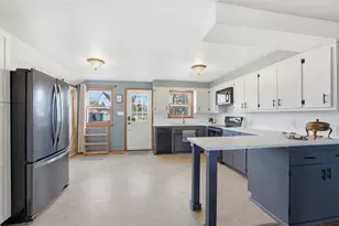 125 S Eagle St, Belle Plaine, MN 56011 - Photo 5