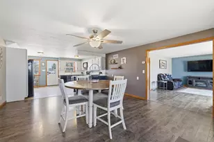 125 S Eagle St, Belle Plaine, MN 56011 - Photo 3