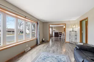 125 S Eagle St, Belle Plaine, MN 56011 - Photo 11