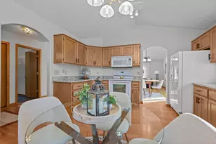 819 Moonlight Pl, Woodbury, MN 55125 - Photo 5