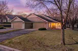 809 Ivy Ln, Eagan, MN 55123 - Photo 5