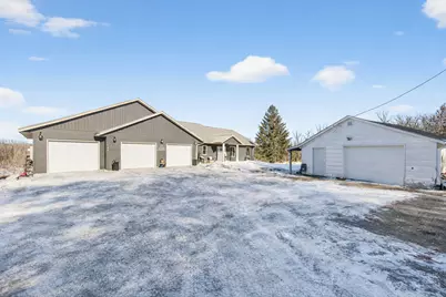 725 N Linden Street, Belle Plaine, MN 56011 - Photo 5