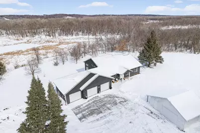 725 N Linden Street, Belle Plaine, MN 56011 - Photo 3