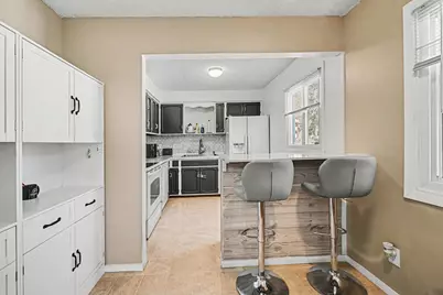 8305 Tamarack Trail, Eden Prairie, MN 55347 - Photo 5