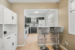 8305 Tamarack Trail, Eden Prairie, MN 55347 - Photo 5