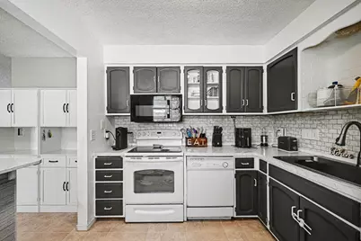 8305 Tamarack Trail, Eden Prairie, MN 55347 - Photo 7