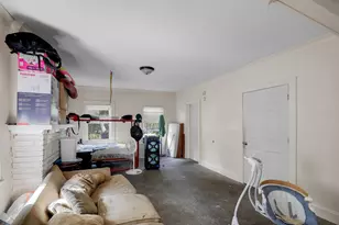 918 Queen Ave N, Minneapolis, MN 55411 - Photo 33