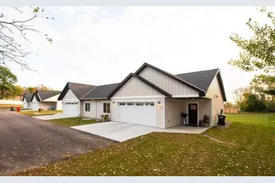 323 1/2 Fairgrounds Road #4, Alexandria, MN 56308 - Photo 3