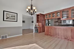 8276 Kingslee Rd, Bloomington, MN 55438 - Photo 3