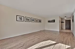 8276 Kingslee Rd, Bloomington, MN 55438 - Photo 11