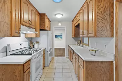 7048 Kentucky Avenue N, Brooklyn Park, MN 55428 - Photo 7