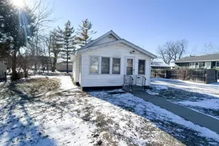 819 11th St, Worthington, MN 56187 - Photo 1