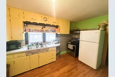 819 11th Street, Worthington, MN 56187 - Photo 7