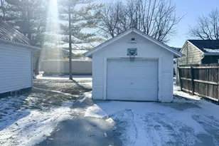 819 11th St, Worthington, MN 56187 - Photo 17