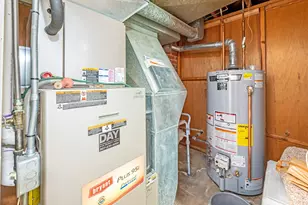 206 N 3rd Ave E, Truman, MN 56088 - Photo 37