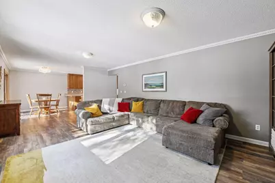 10069 Harriet Avenue S, Bloomington, MN 55420 - Photo 5