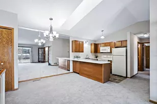 1053 Pondview Ct, Vadnais Heights, MN 55127 - Photo 7