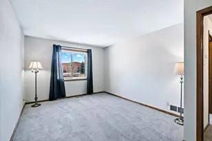 1053 Pondview Ct, Vadnais Heights, MN 55127 - Photo 15