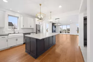 6301 Red Cedar Dr, Chaska, MN 55318 - Photo 9