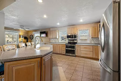 710 W Oakland Avenue, Austin, MN 55912 - Photo 9