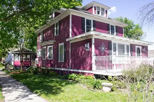 710 W Oakland Ave, Austin, MN 55912 - Photo 1