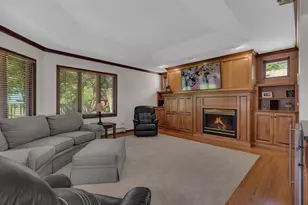 2021 Hillcrest Dr, Saint Cloud, MN 56303 - Photo 17