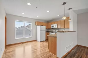 2880 Clover Ridge Dr, Chaska, MN 55318 - Photo 9